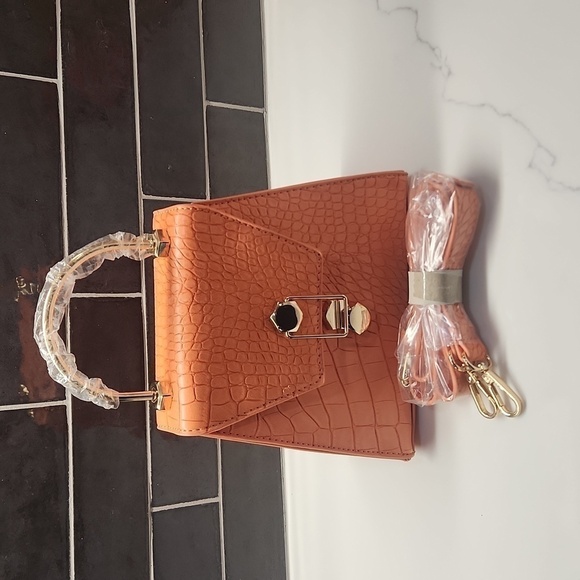Badgley Mischka orange trapezoid vegan croc bag NWT - Picture 4 of 12